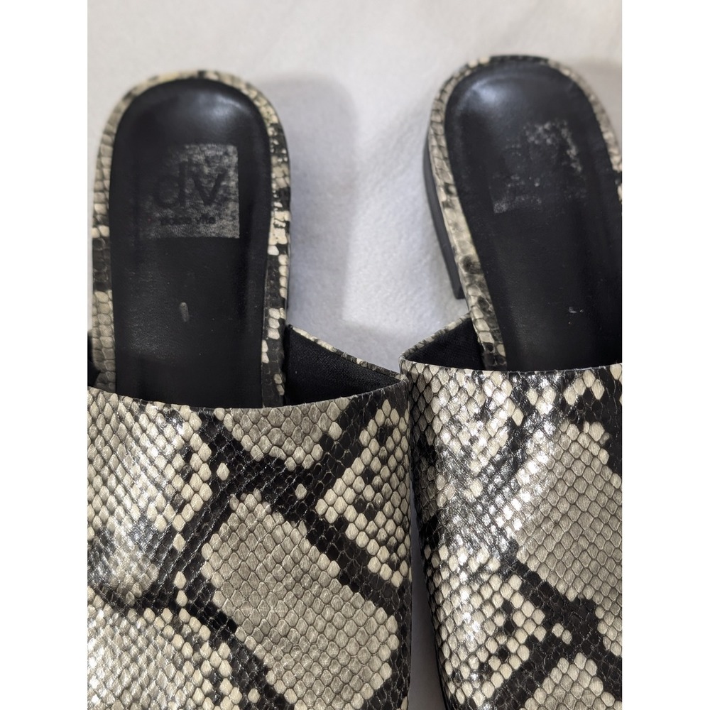 DV by Dolce Vita Womens Gray Snakeskin Print Pointed Toe Slip On Flat Mules - Picture 3 of 8